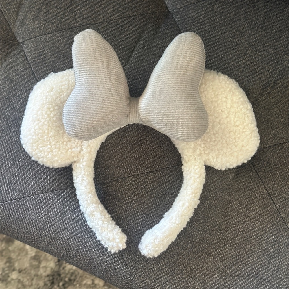 Japan Tokyo Sherpa Disney Gray and White Bow Headband